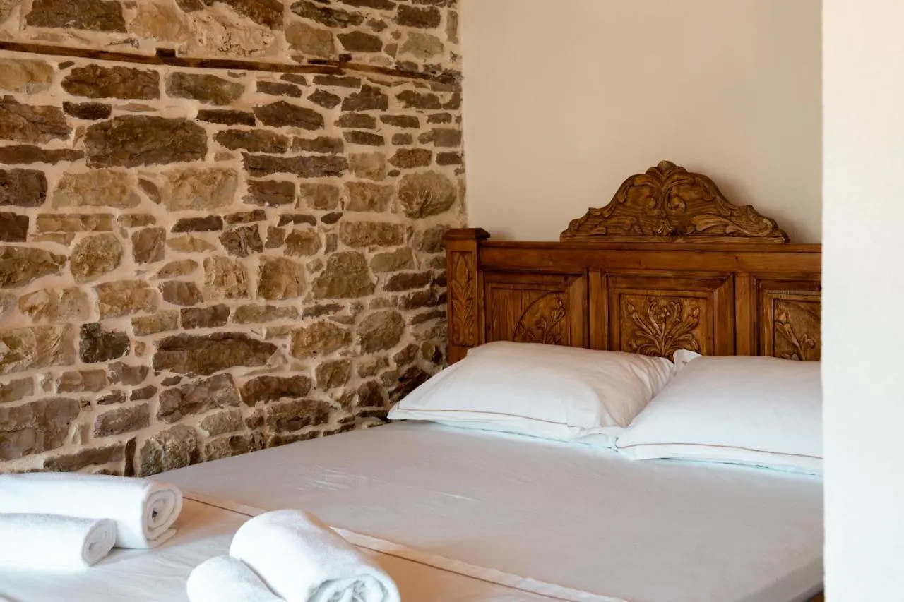 Hotel Sarajet 1821 Gjirokaster